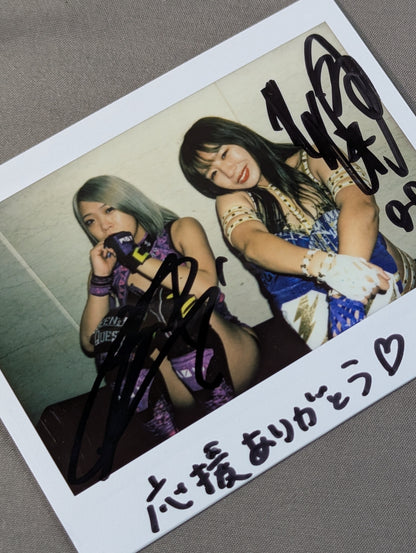 渡辺桃＆AZM 直筆Wサイン入りチェキ①