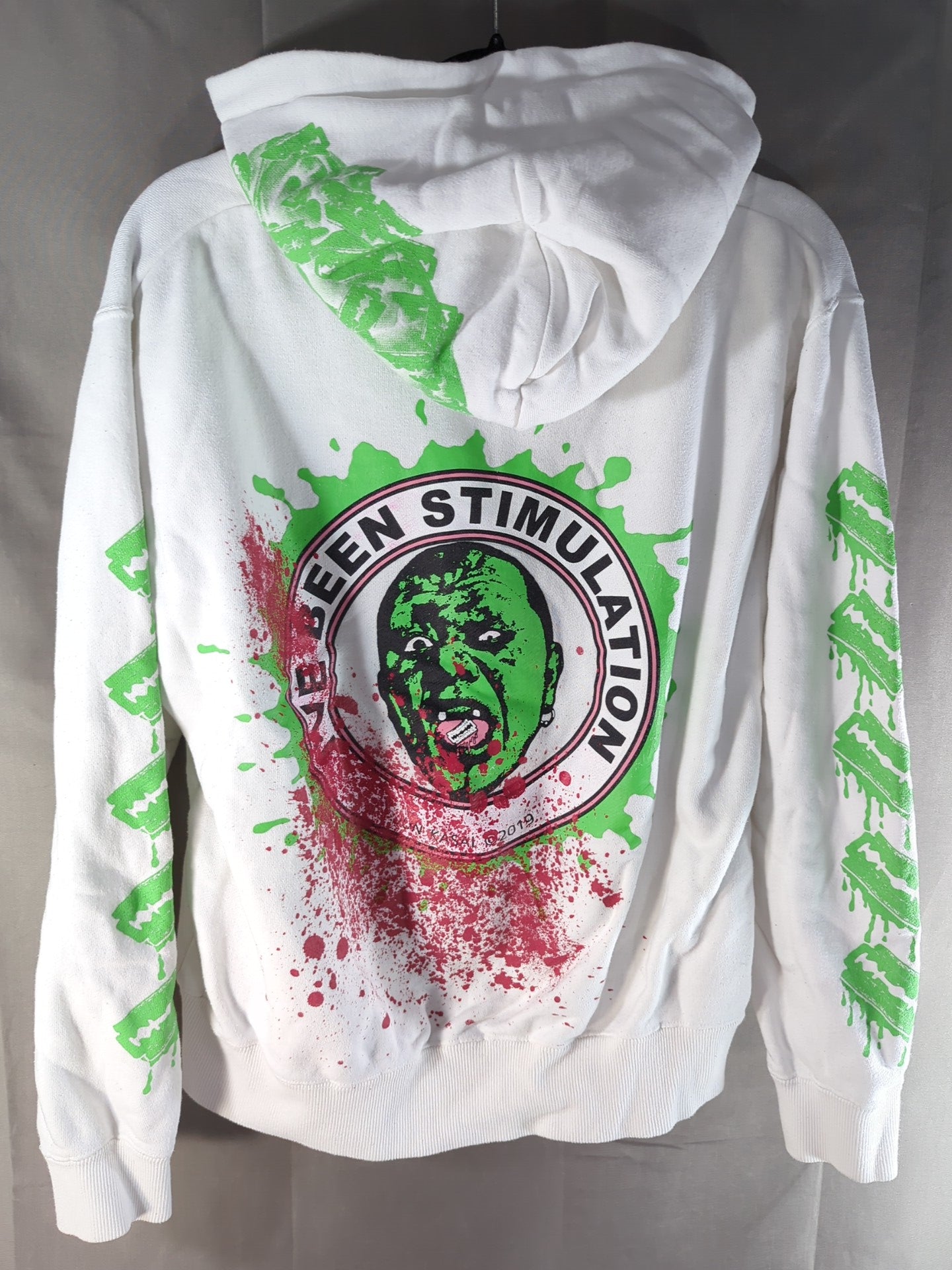 葛西純「THE TOXIC STIMULATOR」ジップパーカー(ホワイト×グリーン)