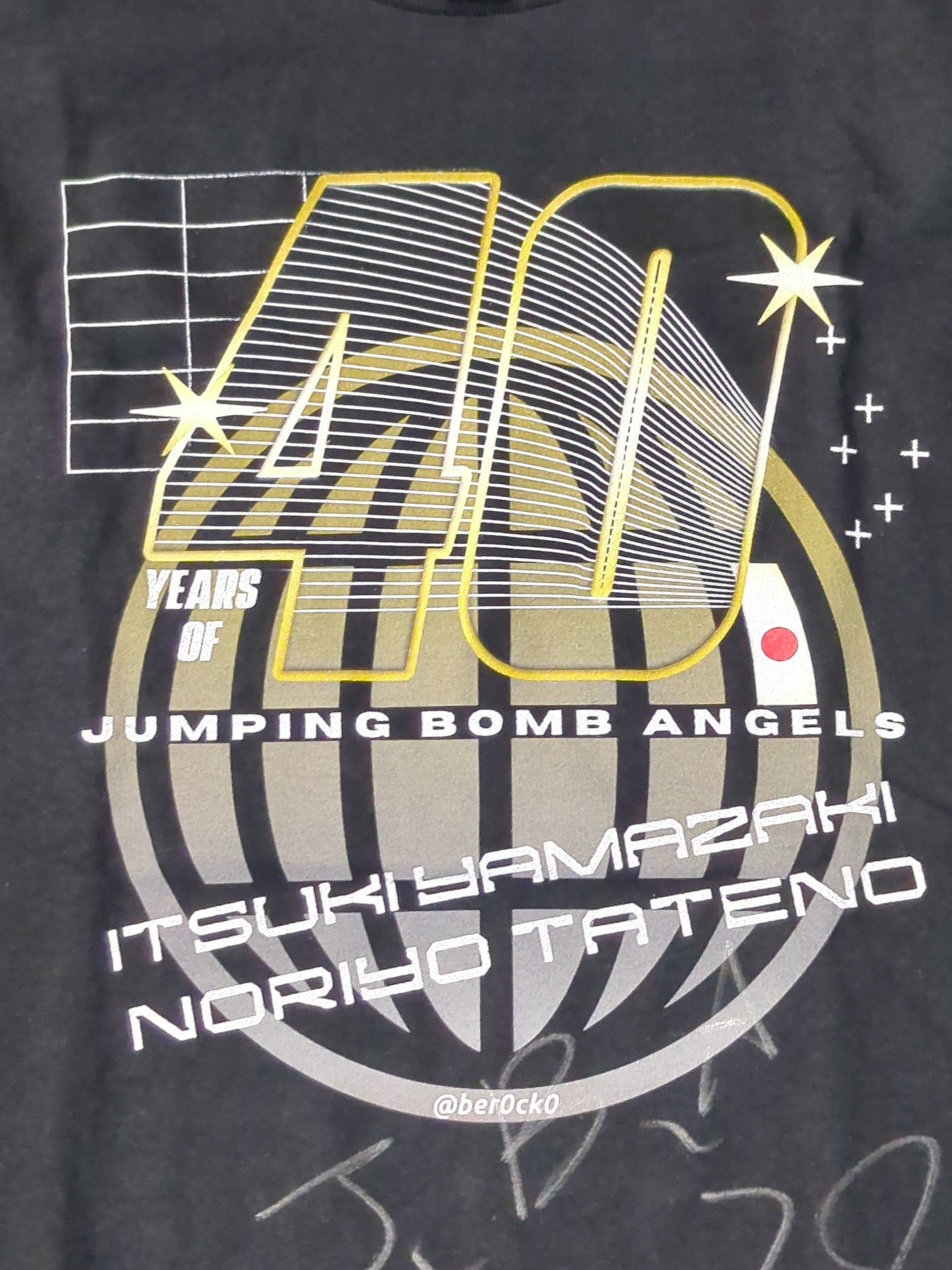 【2 hand signed autographs 】Jumping Bomb Angels ( Noriyo Tateno &Itsuki Yamazaki "40th Anniversary" T-shirt