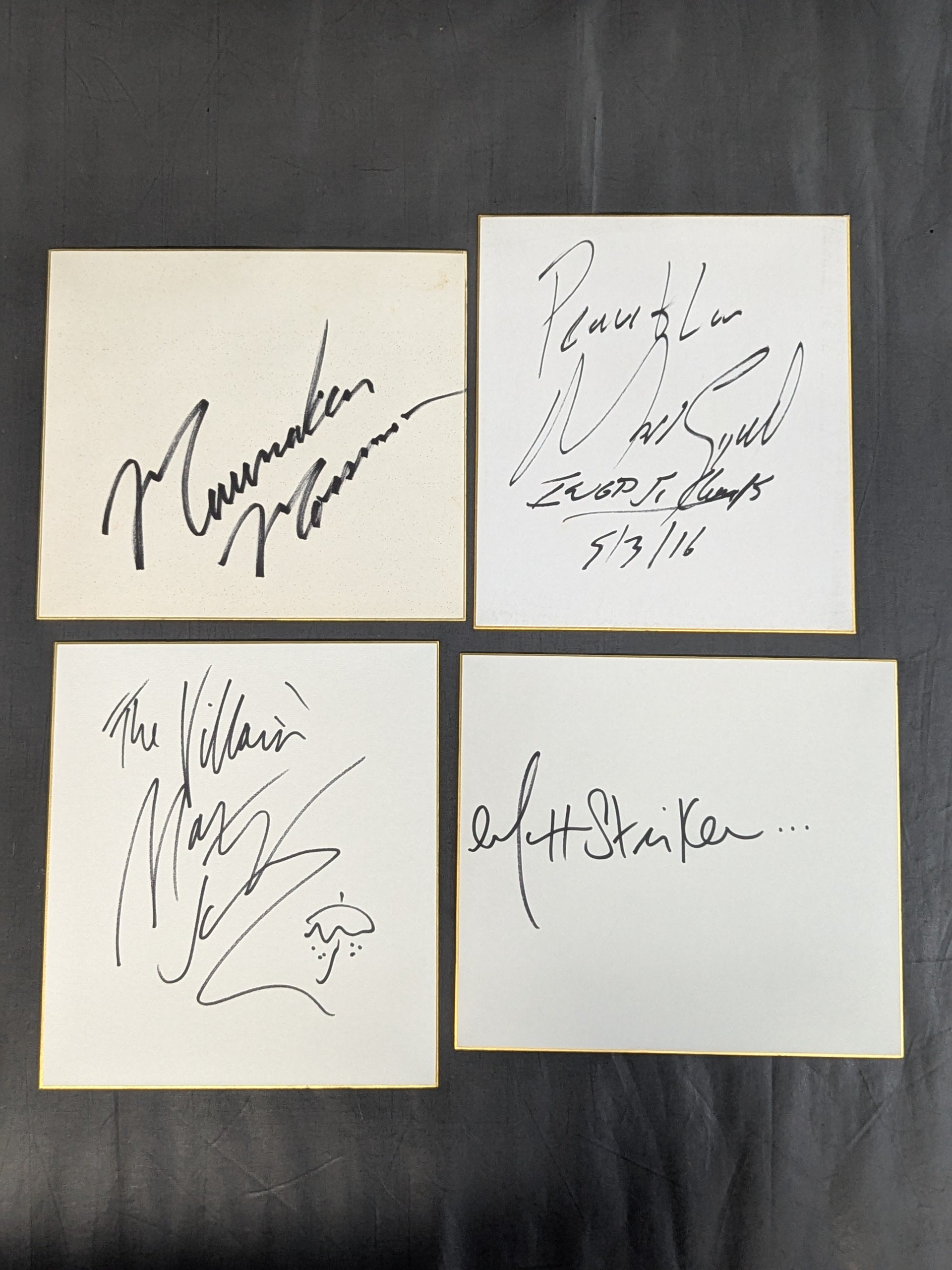 The Ventures ベンチャーズ　直筆サイン色紙　1976頃 Yahoo!オークション - ベンチャーズ 直筆サイン ピック付き