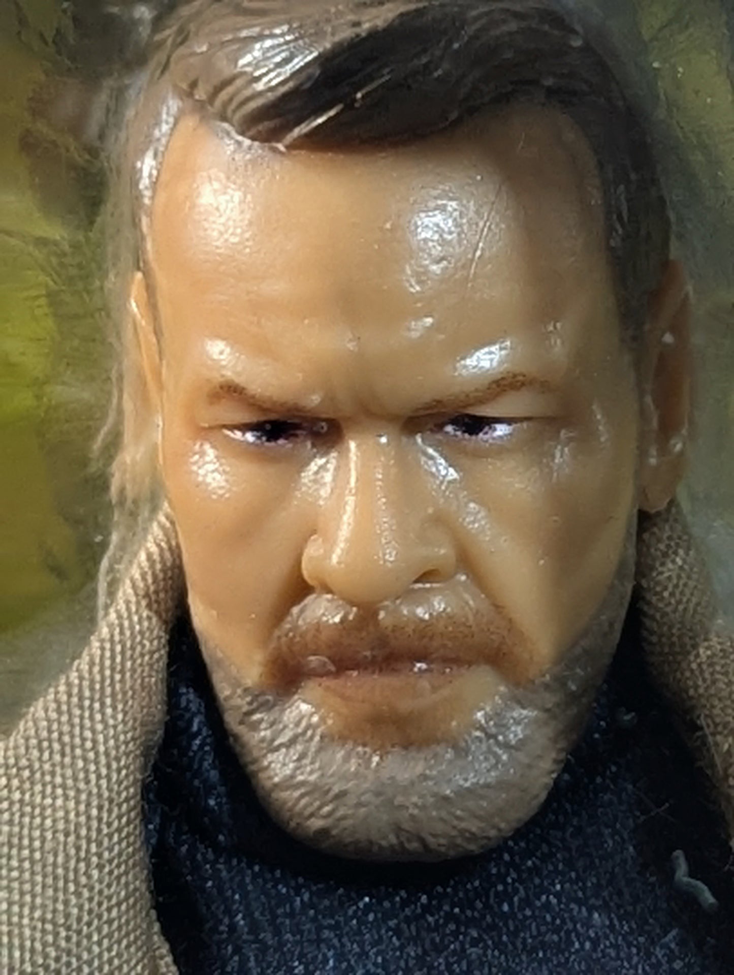 クリスチャン・ケイジ(茶色ジャケット)