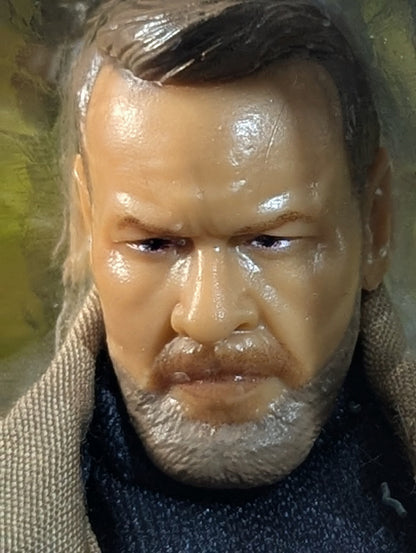 クリスチャン・ケイジ(茶色ジャケット)