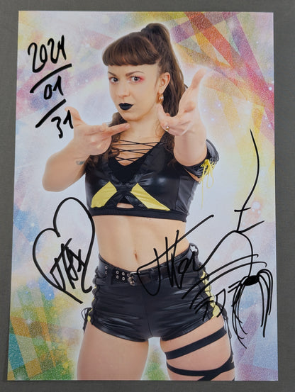 Thekla  hand signed autograph Pro-Photo (2)