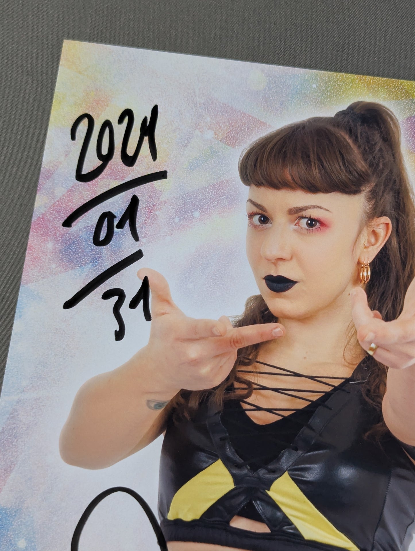 Thekla  hand signed autograph Pro-Photo (2)