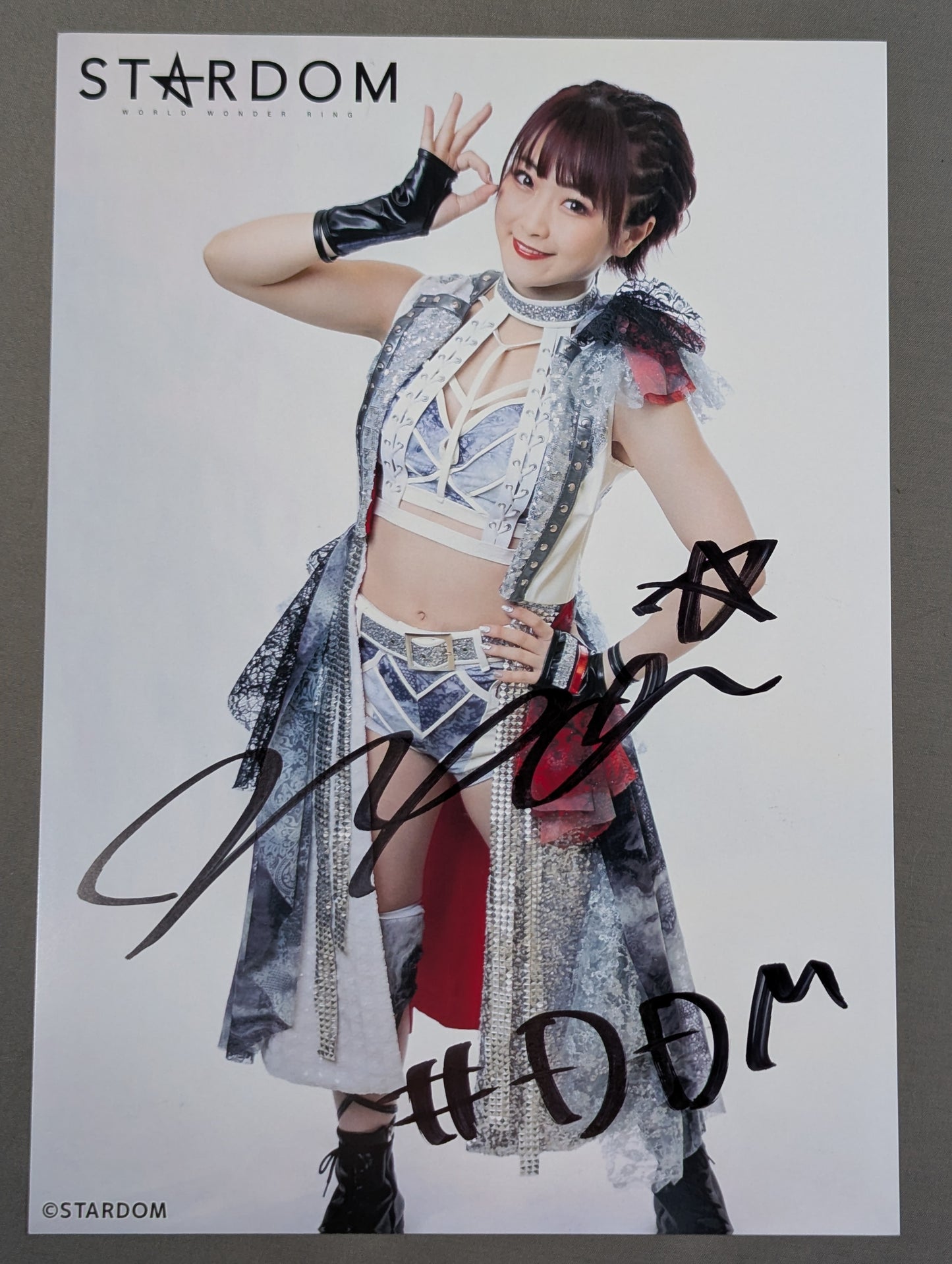 なつぽい 直筆サイン入り スターダムポートレート(S-3)