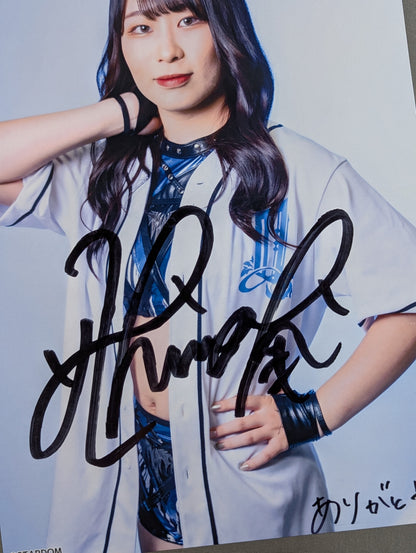 HINA  hand signed autograph  Starda Pro-Photo  (E-6)