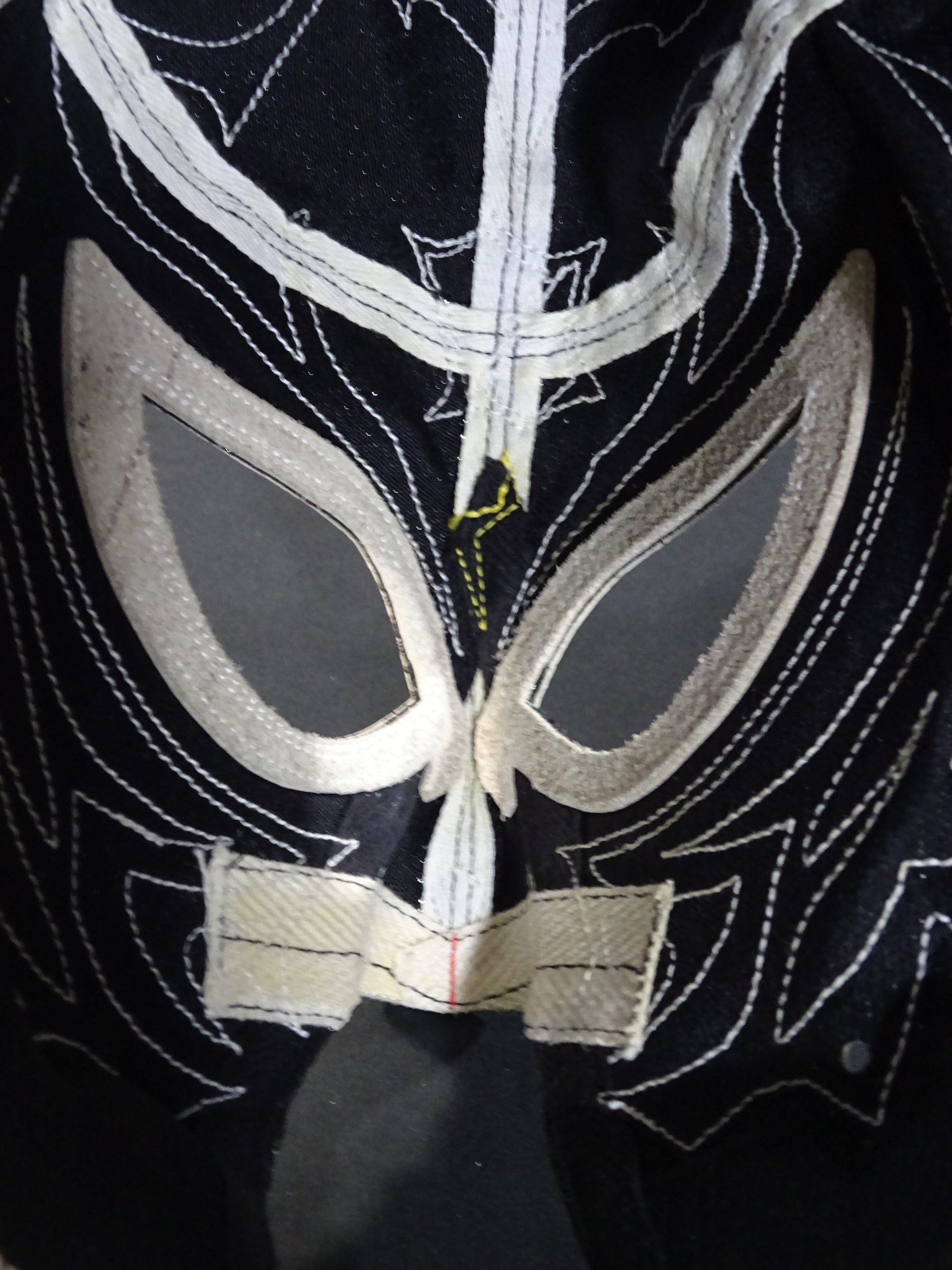 4th Black Tiger (Rocky Romero) – 闘道館
