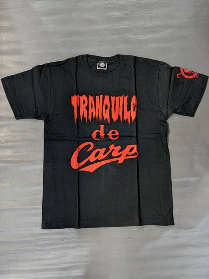 Hiroshima Toyo Carp × Tetsuya Naito "TRANQUILO de Carp" T-shirt (black)