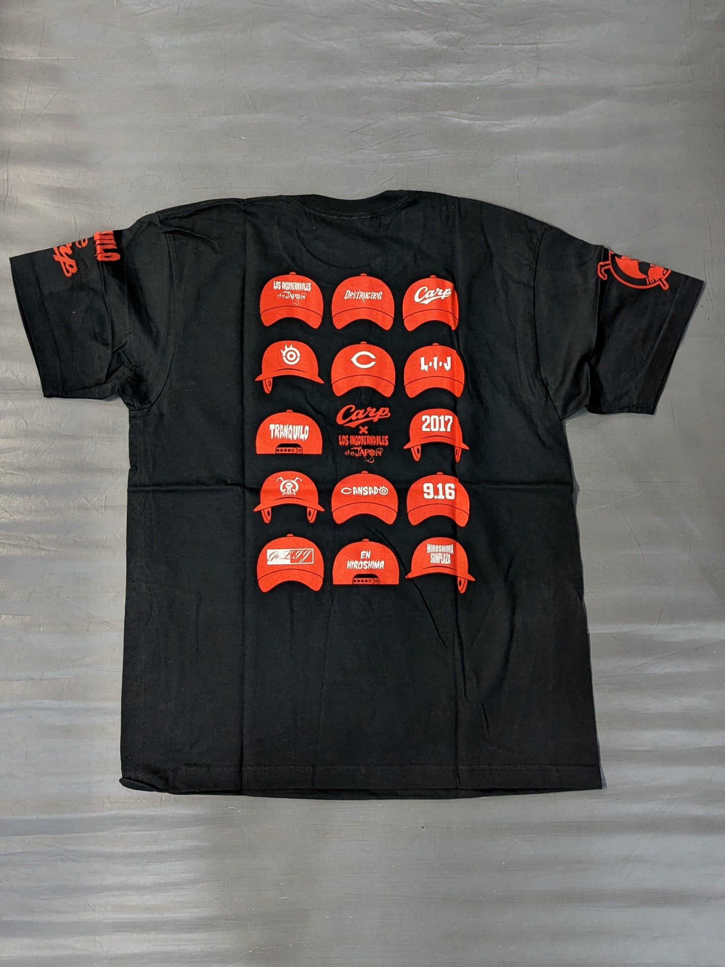 Hiroshima Toyo Carp × Tetsuya Naito "TRANQUILO de Carp" T-shirt (black)