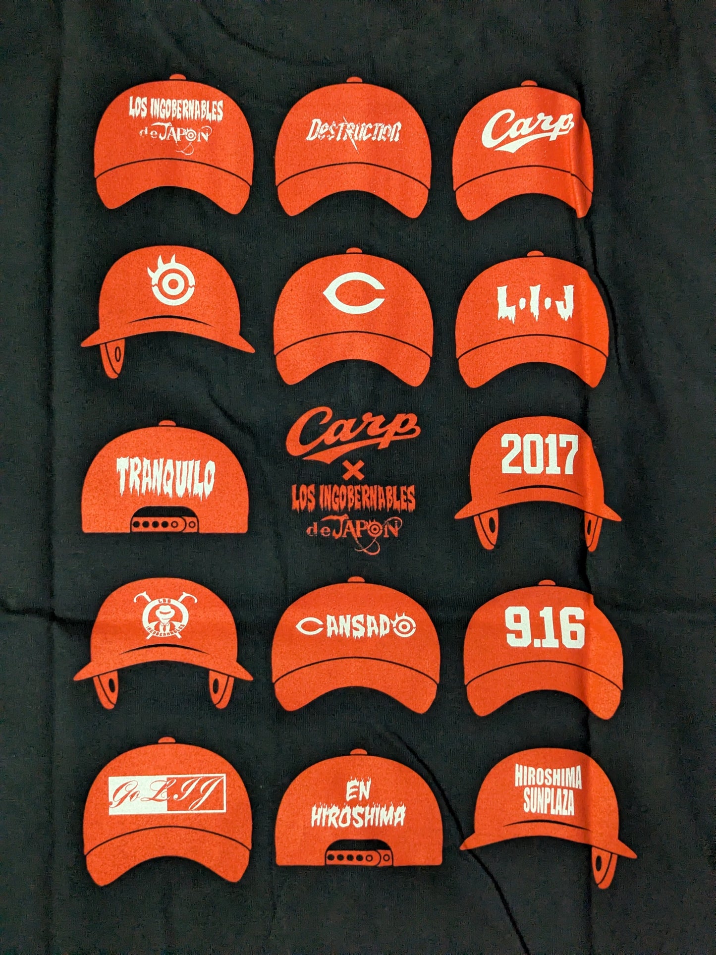 Hiroshima Toyo Carp × Tetsuya Naito "TRANQUILO de Carp" T-shirt (black)