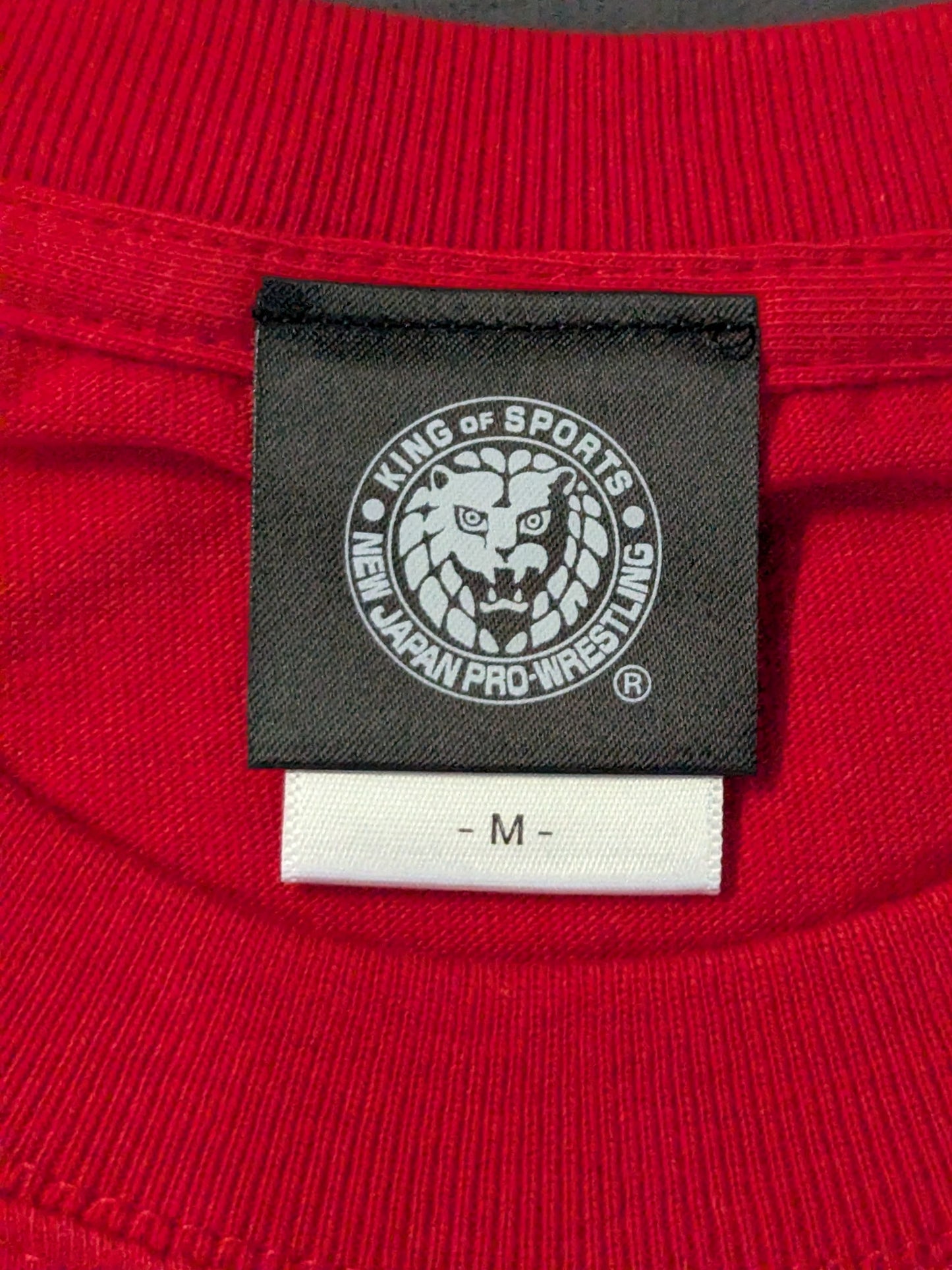 Hiroshima Toyo Carp × Tetsuya Naito "Renacido" collaboration T-shirt