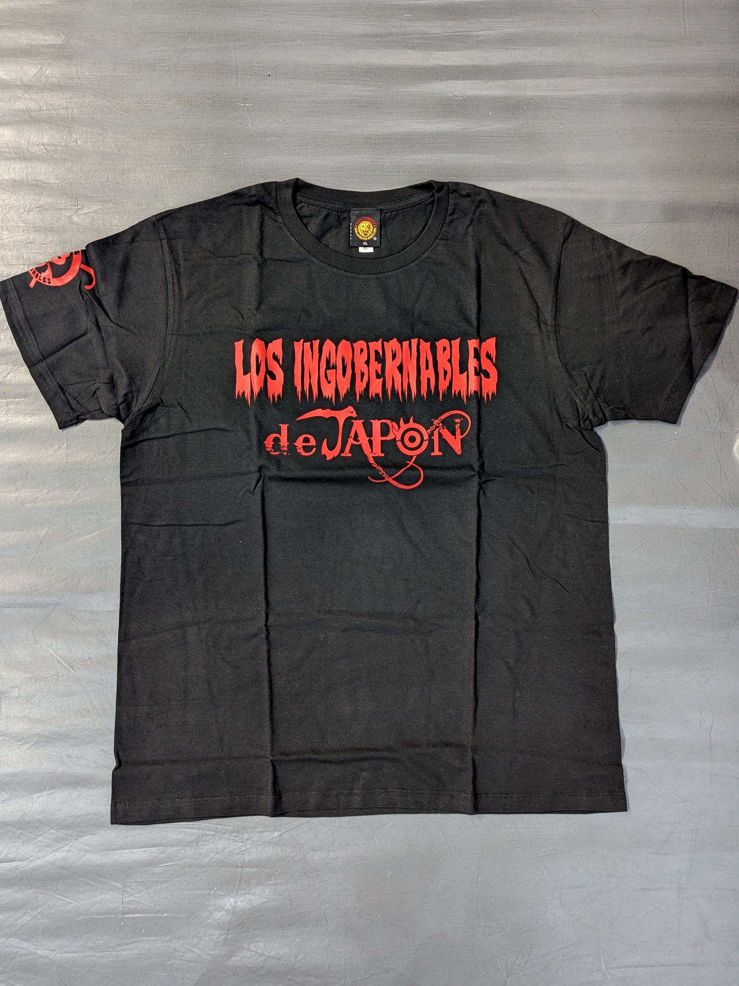 LOS INGOBERNABLES de JAPON  T-shirt (black×red)