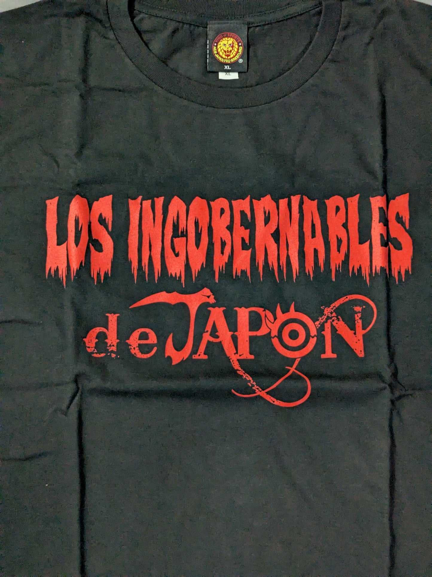 LOS INGOBERNABLES de JAPON  T-shirt (black×red)