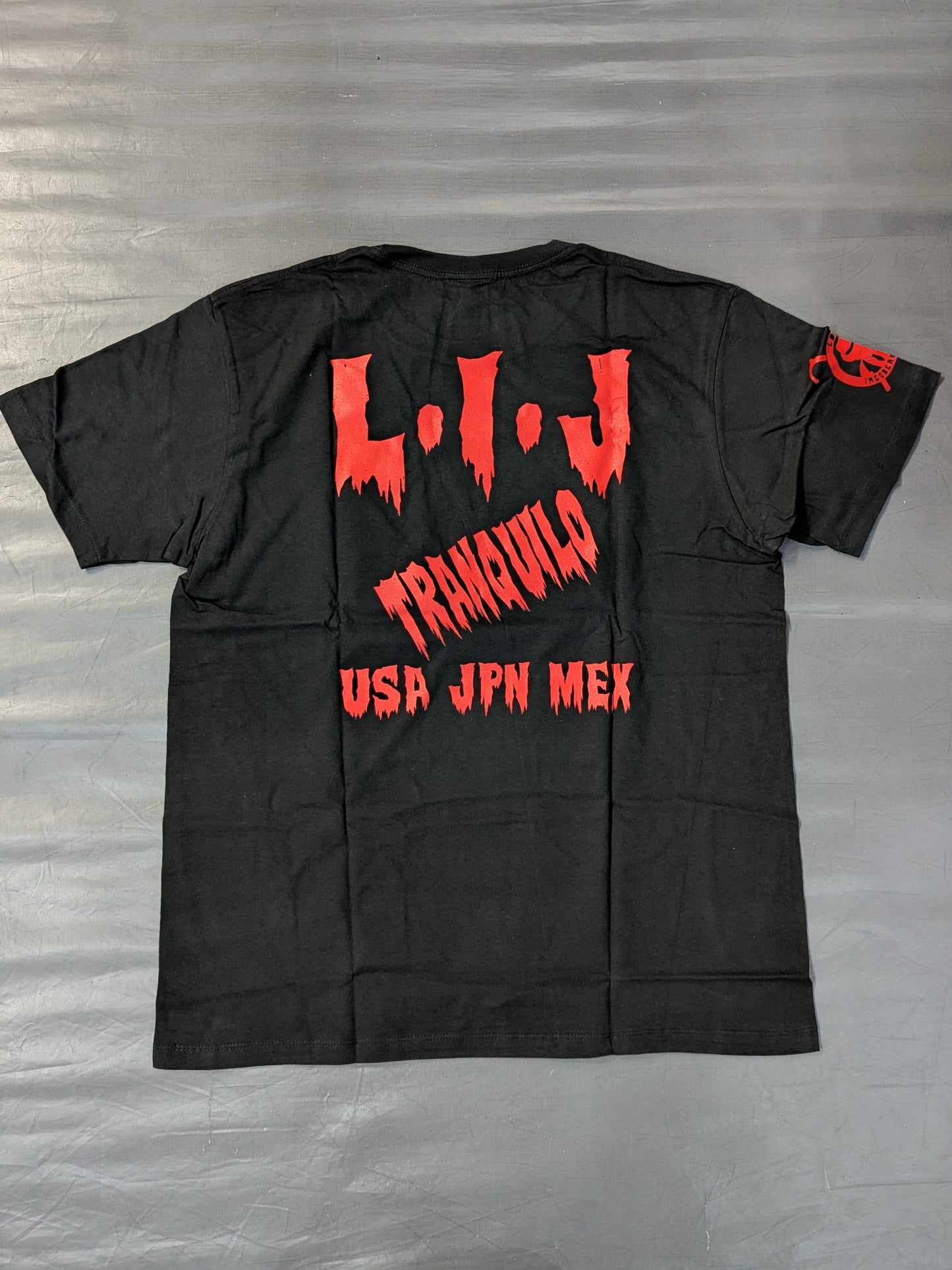 LOS INGOBERNABLES de JAPON  T-shirt (black×red)