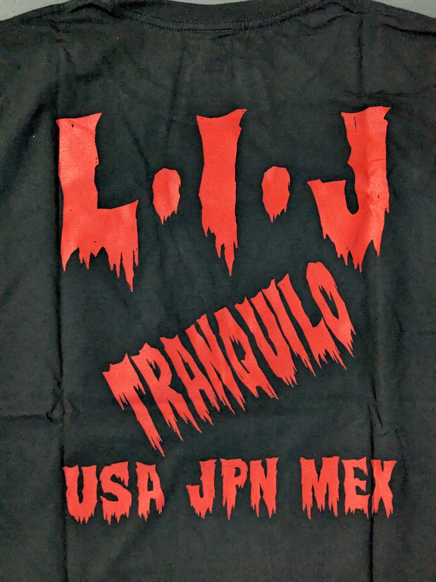 LOS INGOBERNABLES de JAPON  T-shirt (black×red)