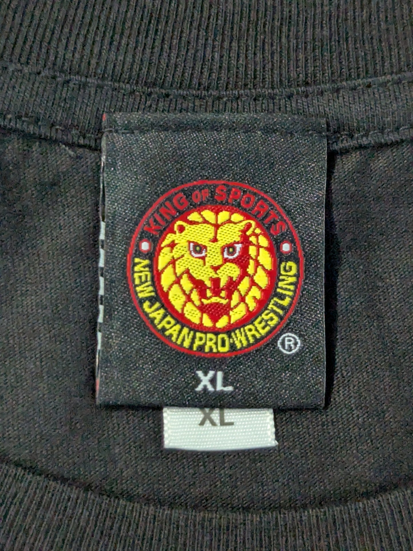 LOS INGOBERNABLES de JAPON  T-shirt (black×red)