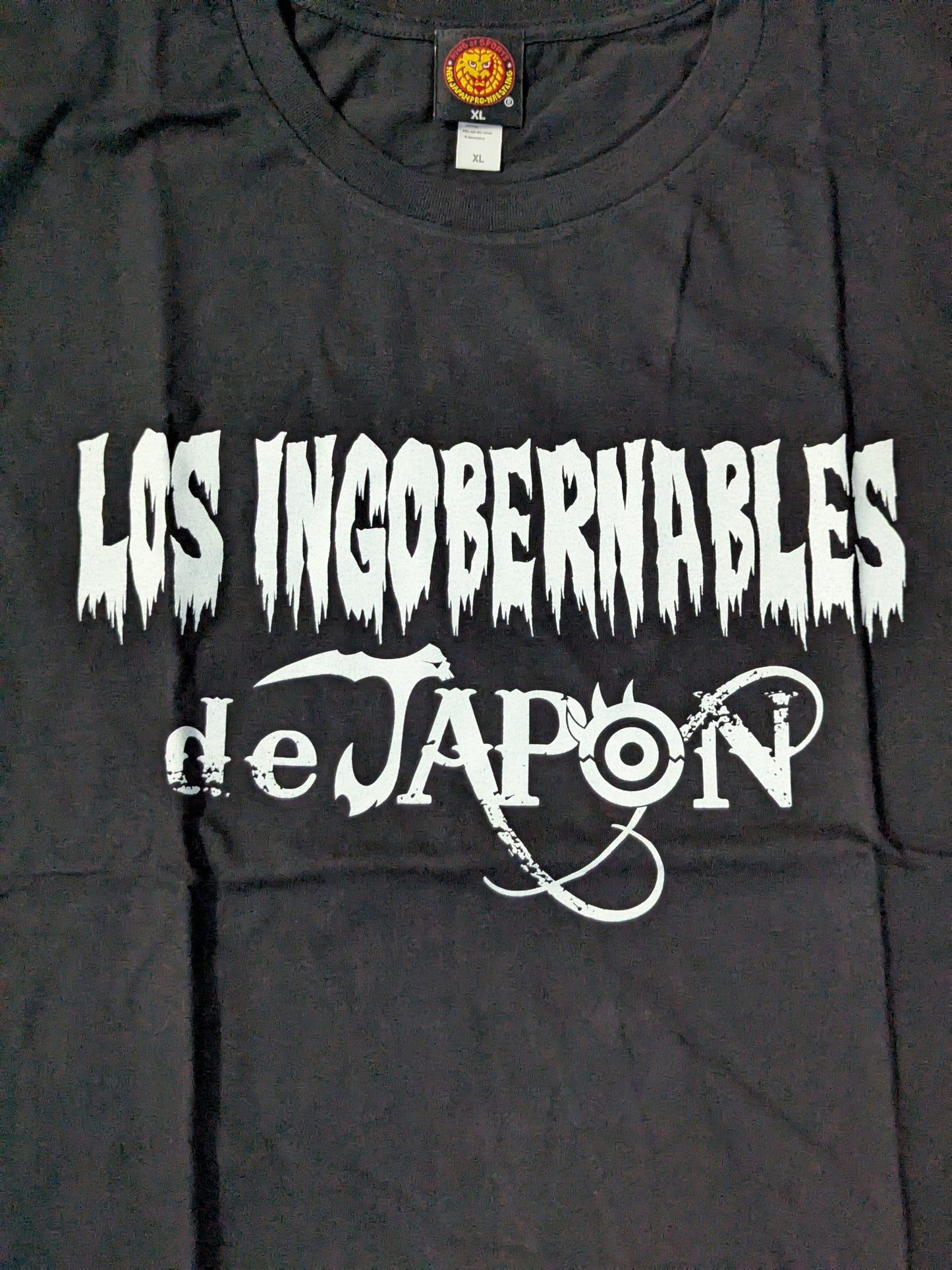 LOS INGOBERNABLES de JAPON  T-shirt (black× white)