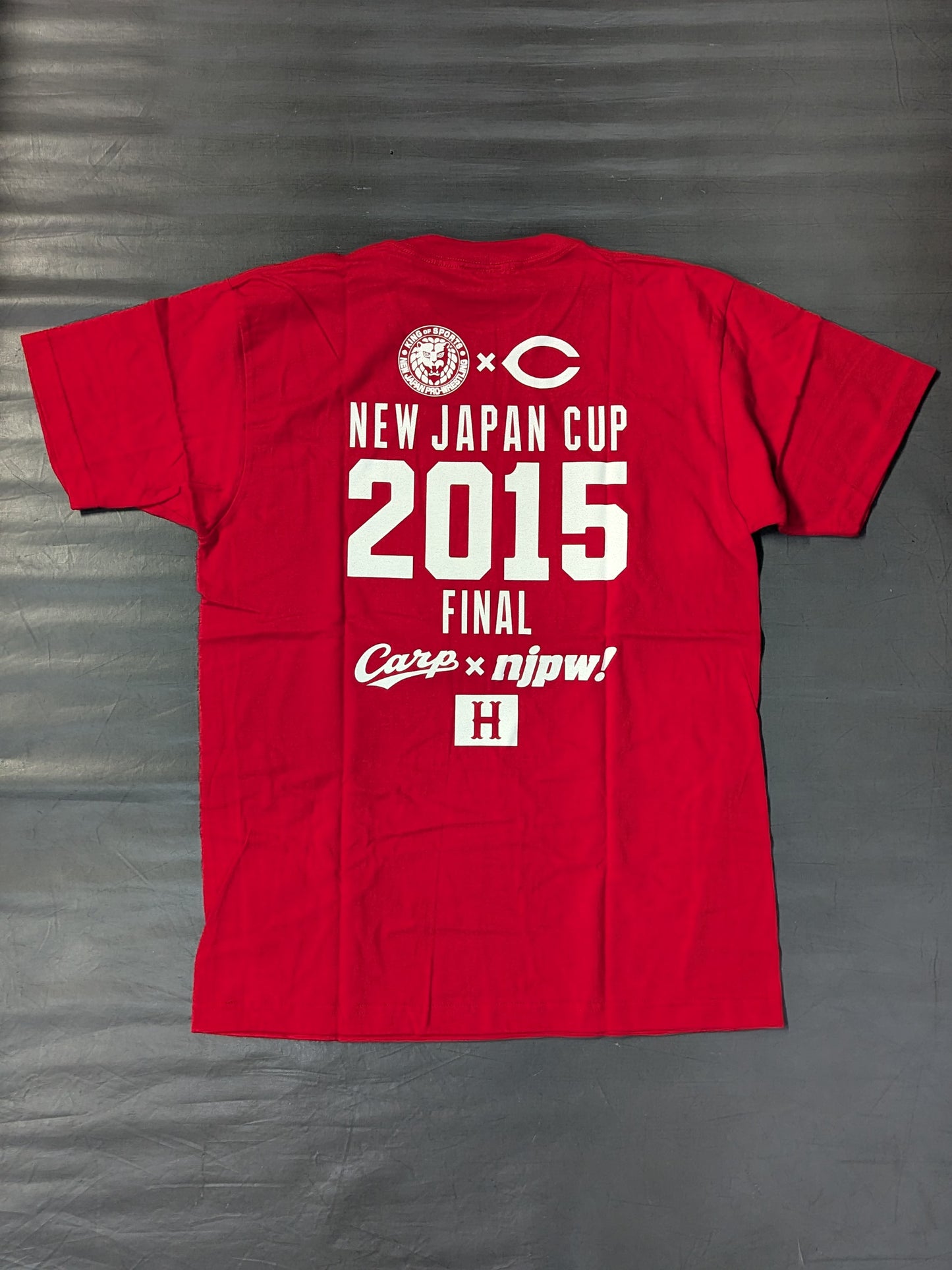 Hiroshima Toyo Carp ×New Japan Pro Wrestling  "NEW JAPAN CUP 2015 FINAL" collaboration T-shirt (red)