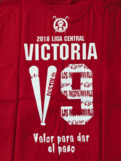 Hiroshima Toyo Carp × Tetsuya Naito Collaboration V9 T-Shirt (Red)