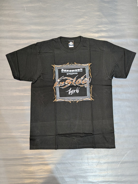 Yoshinobu Kanemaru × Racquer freaks/SHAKU "INSIDE WORK" T-SHIRT