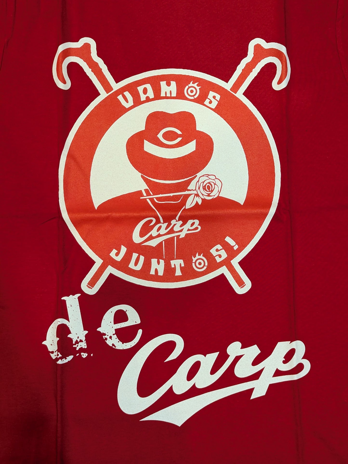 Hiroshima Toyo Carp ×Tetsuya Naito "VAMOS JUNTOS!" T-shirt (red)