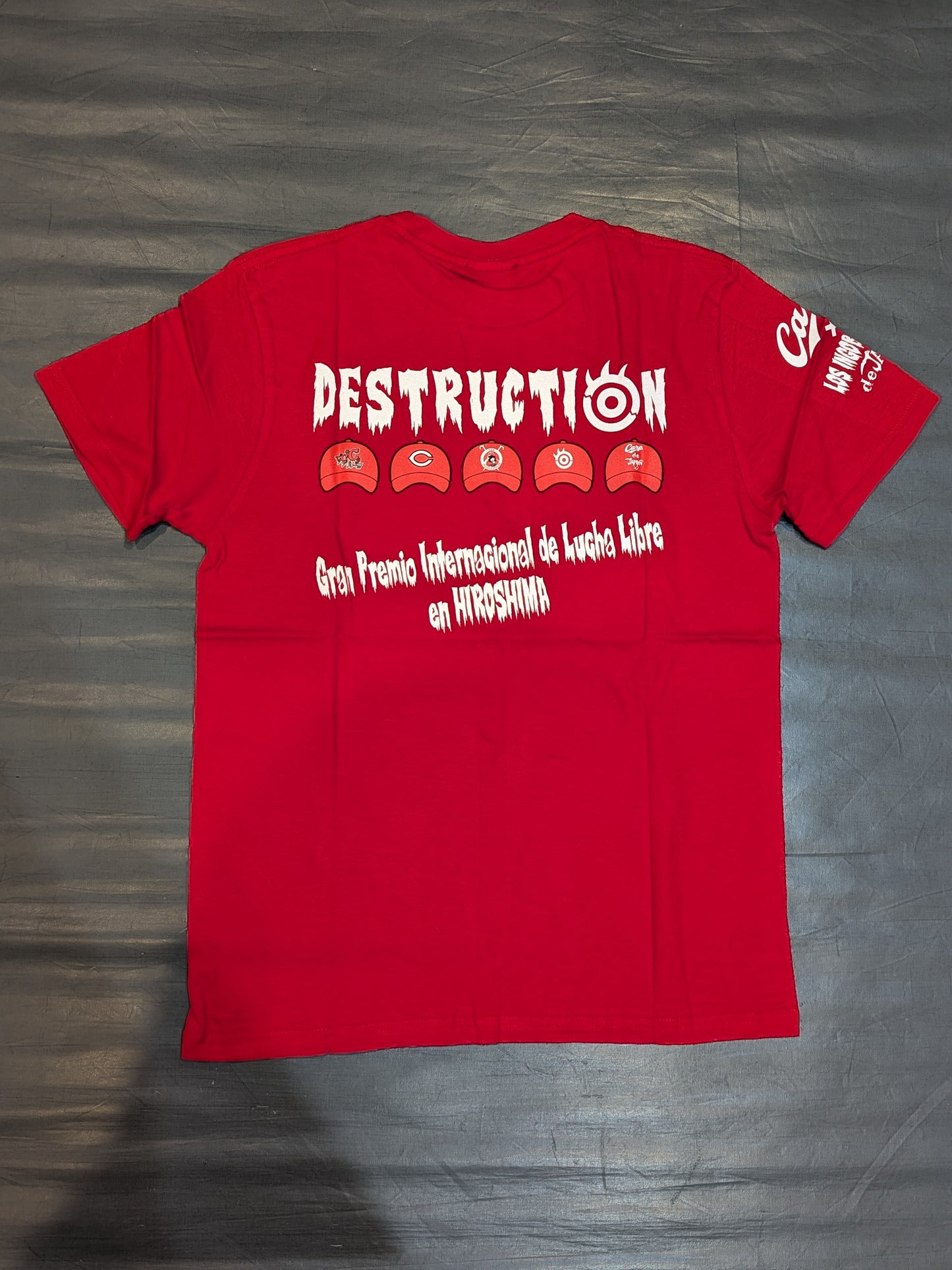 Hiroshima Toyo Carp ×Tetsuya Naito "VAMOS JUNTOS!" T-shirt (red)