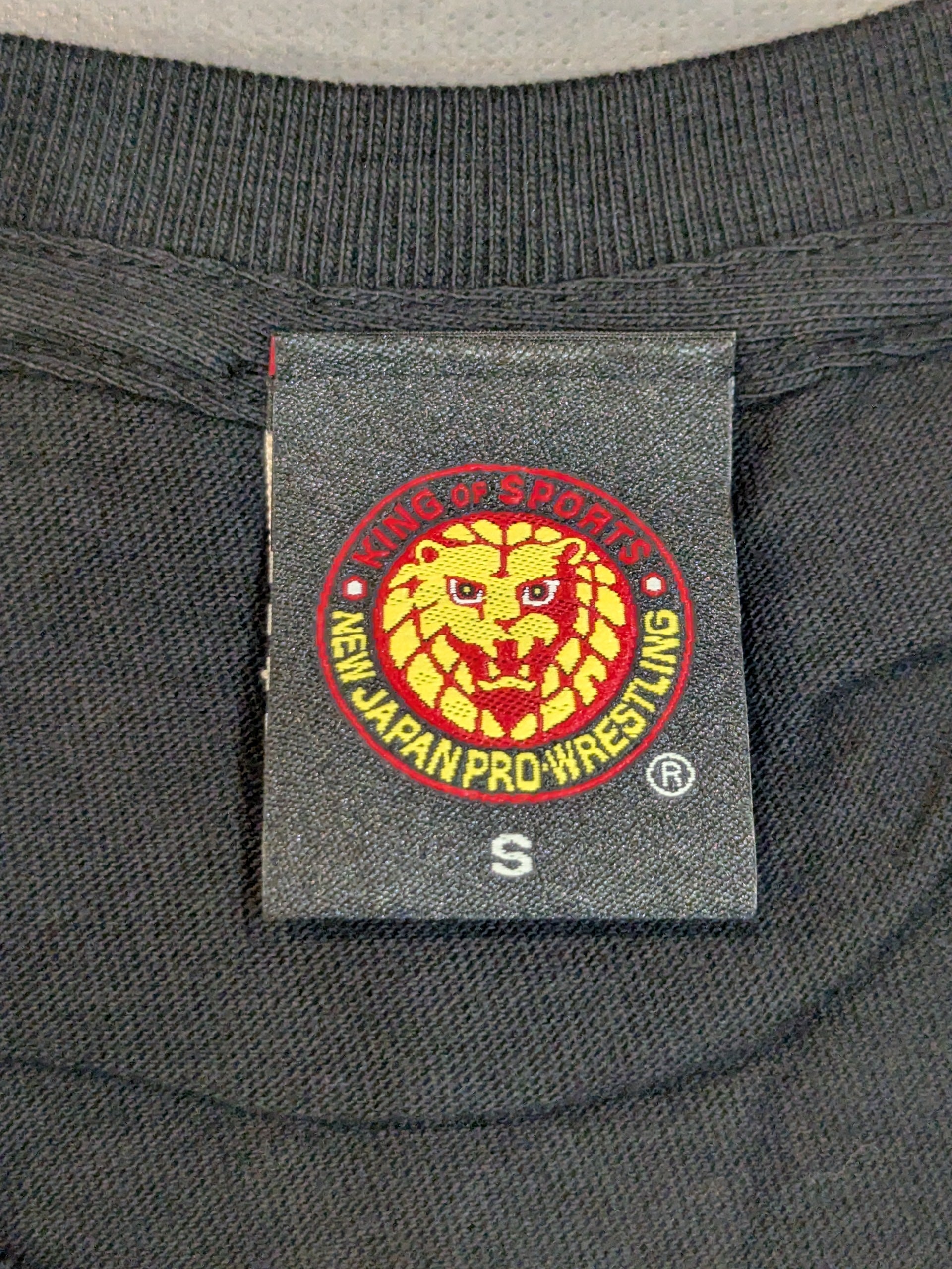 広島東洋カープ×内藤哲也「Carp de JAPON」Tシャツ(ブラック) – 闘道館