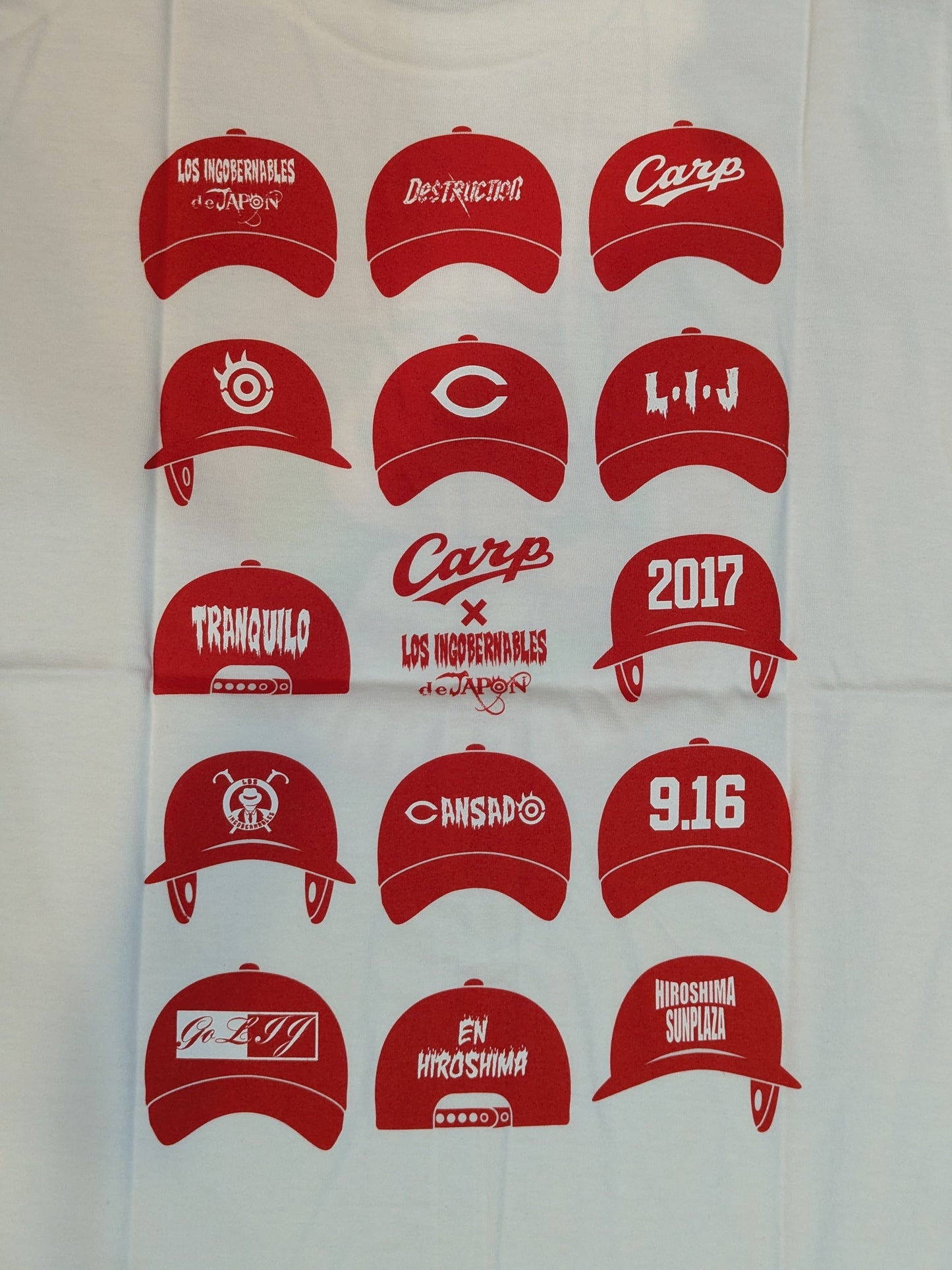 Hiroshima Toyo Carp × Tetsuya Naito "TRANQUILO de Carp" T-shirt (white)