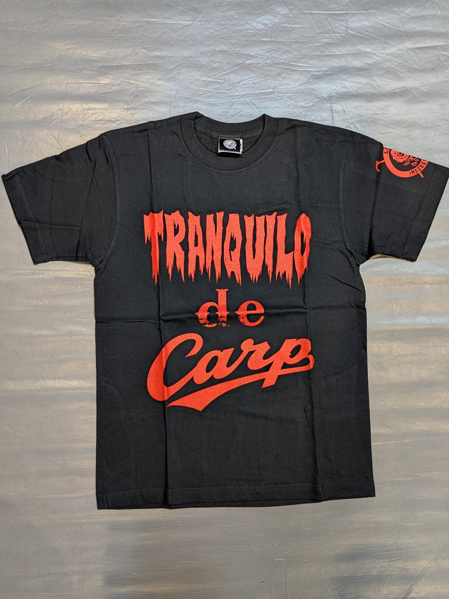 広島東洋カープ×内藤哲也「TRANQUILO de Carp」Tシャツ(ブラック)