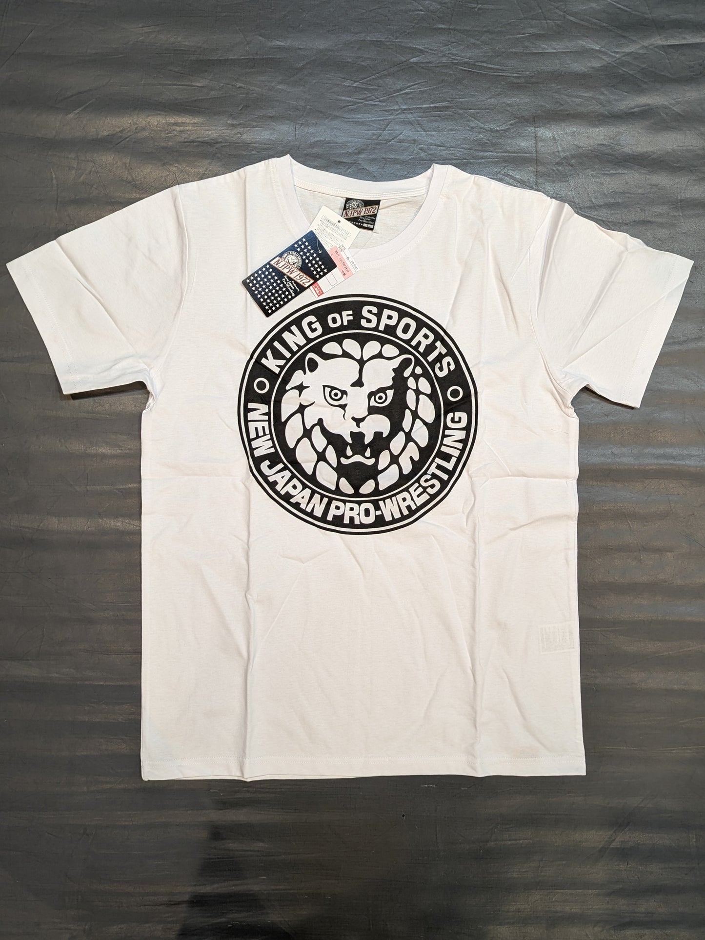 New Japan Pro Wrestling × Shimamura Lion Mark T-shirt (white× black)