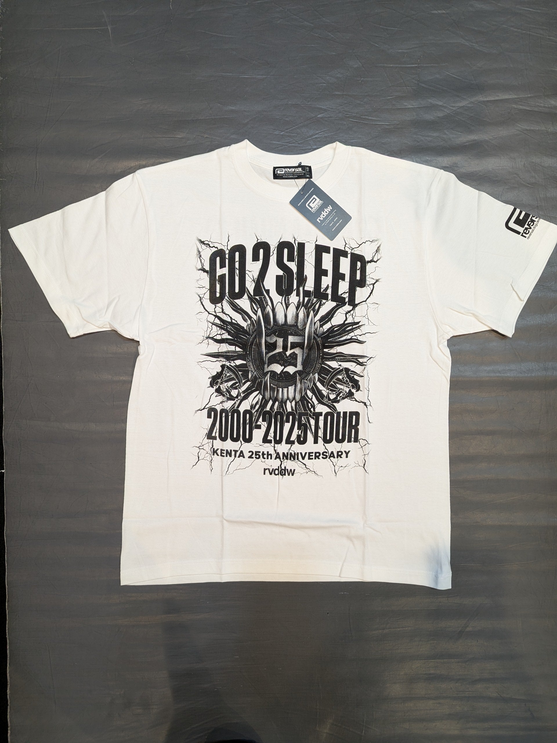KENTA「GO 2 SLEEP 2000-2025 TOUR」Tシャツ(ホワイト) – 闘道館