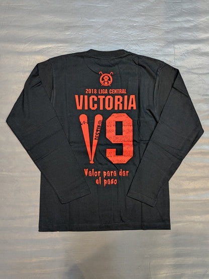Hiroshima Toyo Carp × Tetsuya Naito Collaboration V9 Long Sleeve T-Shirt (Black)