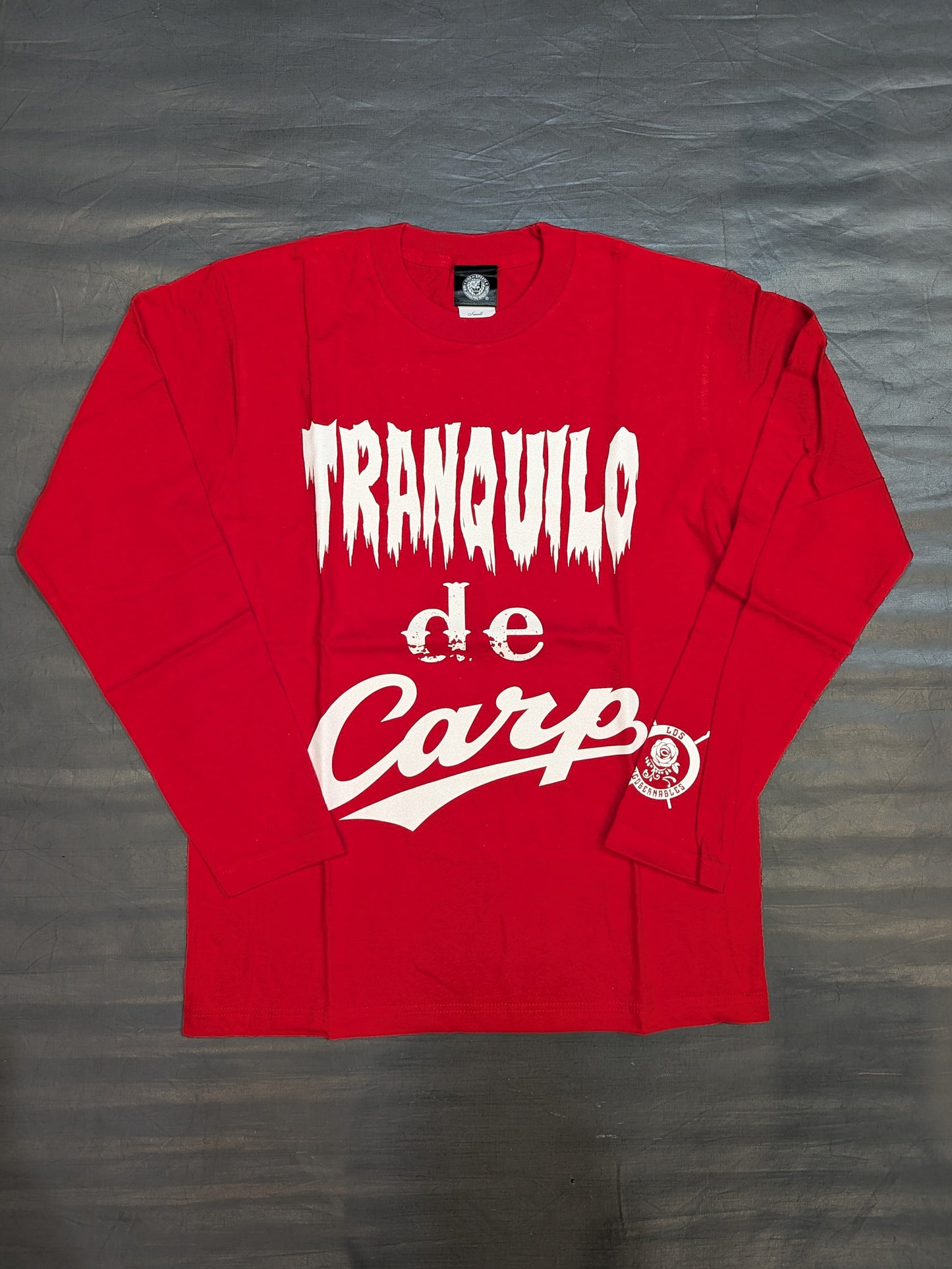 Hiroshima Toyo Carp × Tetsuya Naito "TRANQUILO de Carp" Long Sleeve T-Shirt (Red)