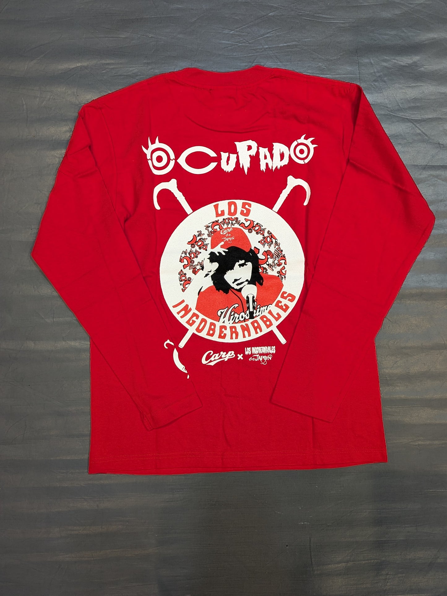 Hiroshima Toyo Carp × Tetsuya Naito "TRANQUILO de Carp" Long Sleeve T-Shirt (Red)