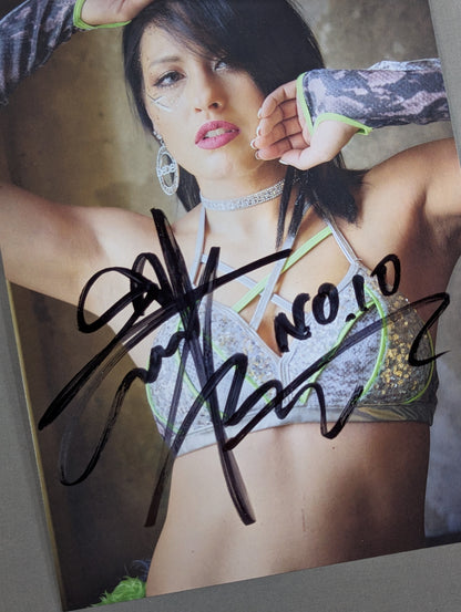 Giulia  hand signed autograph  Marigolds Pro-Photo (A-8)