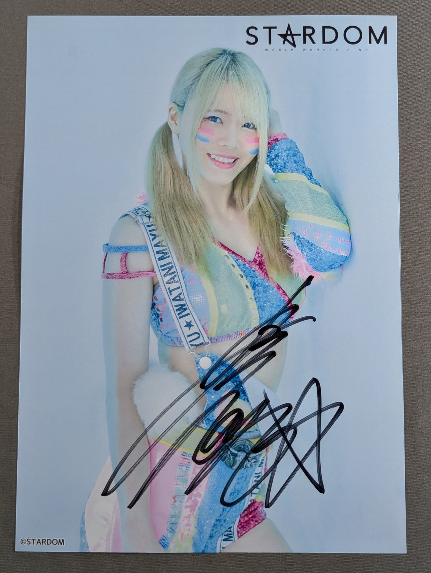 Mayu Iwatani  hand signed autograph  Starda Pro-Photo (W-6)