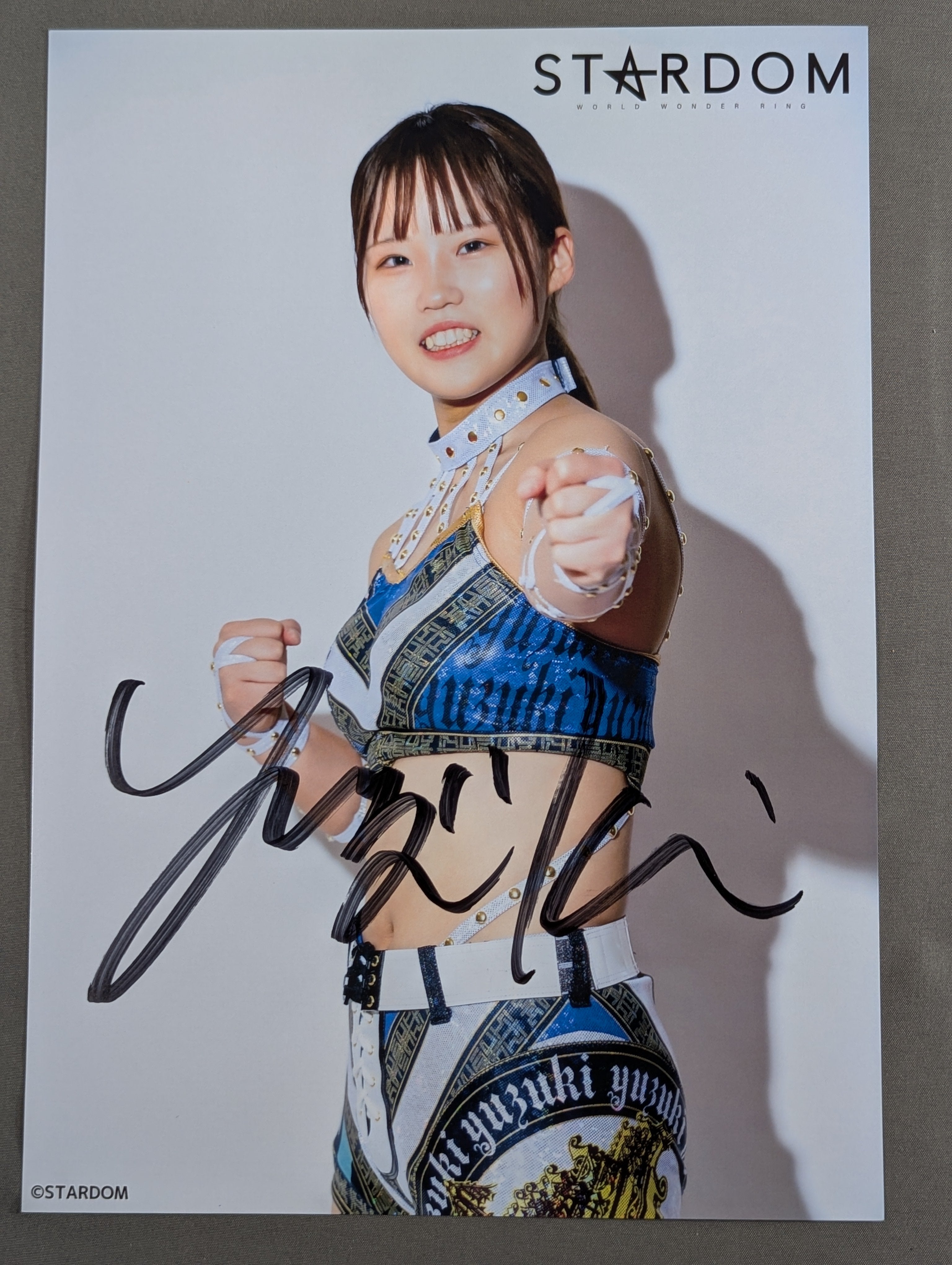 弓月 直筆サイン入り スターダム ポートレート(A-7) – 闘道館