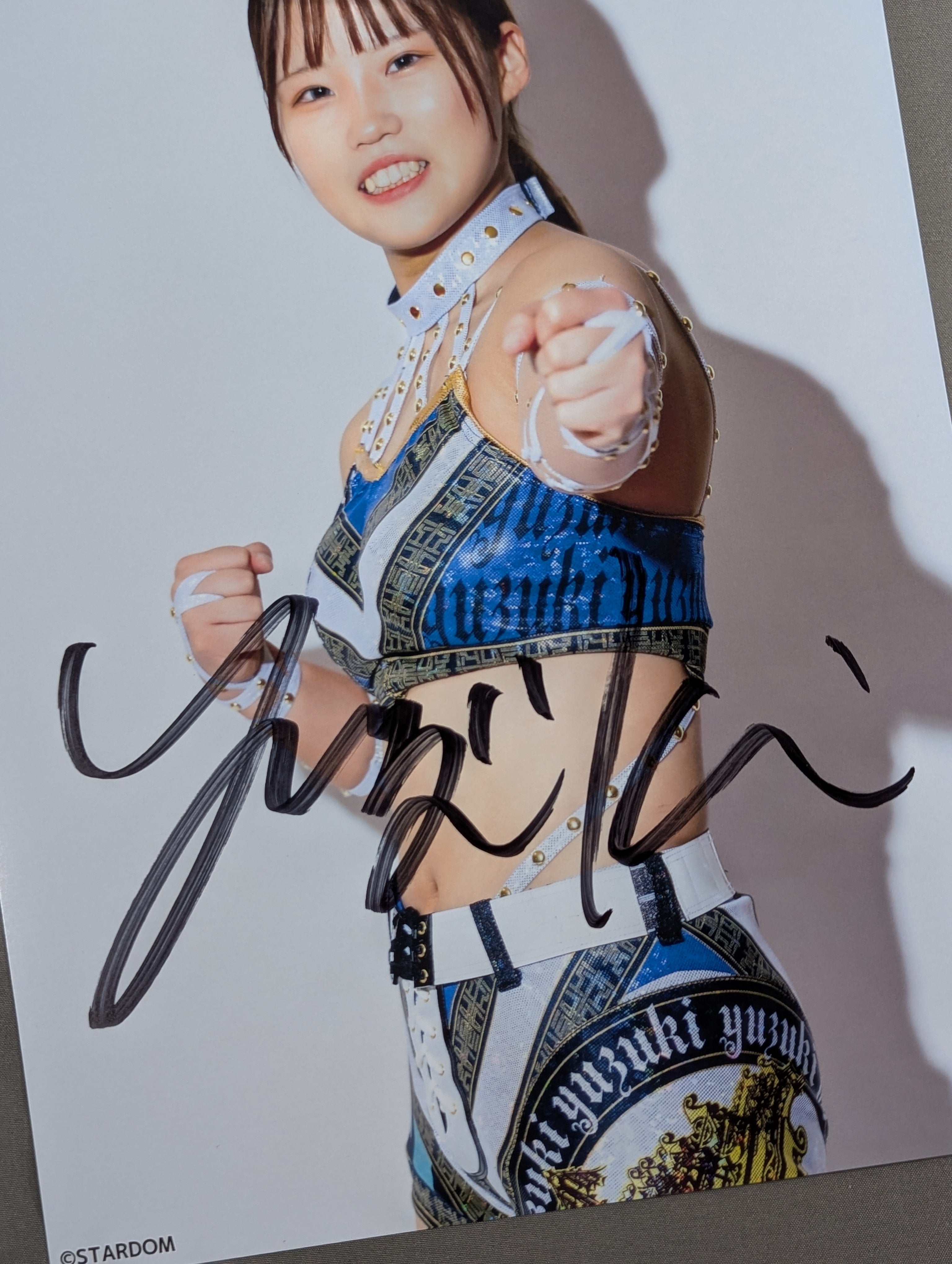 弓月 直筆サイン入り スターダム ポートレート(A-7) – 闘道館