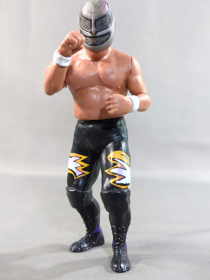 Junji Hirata (with mask)