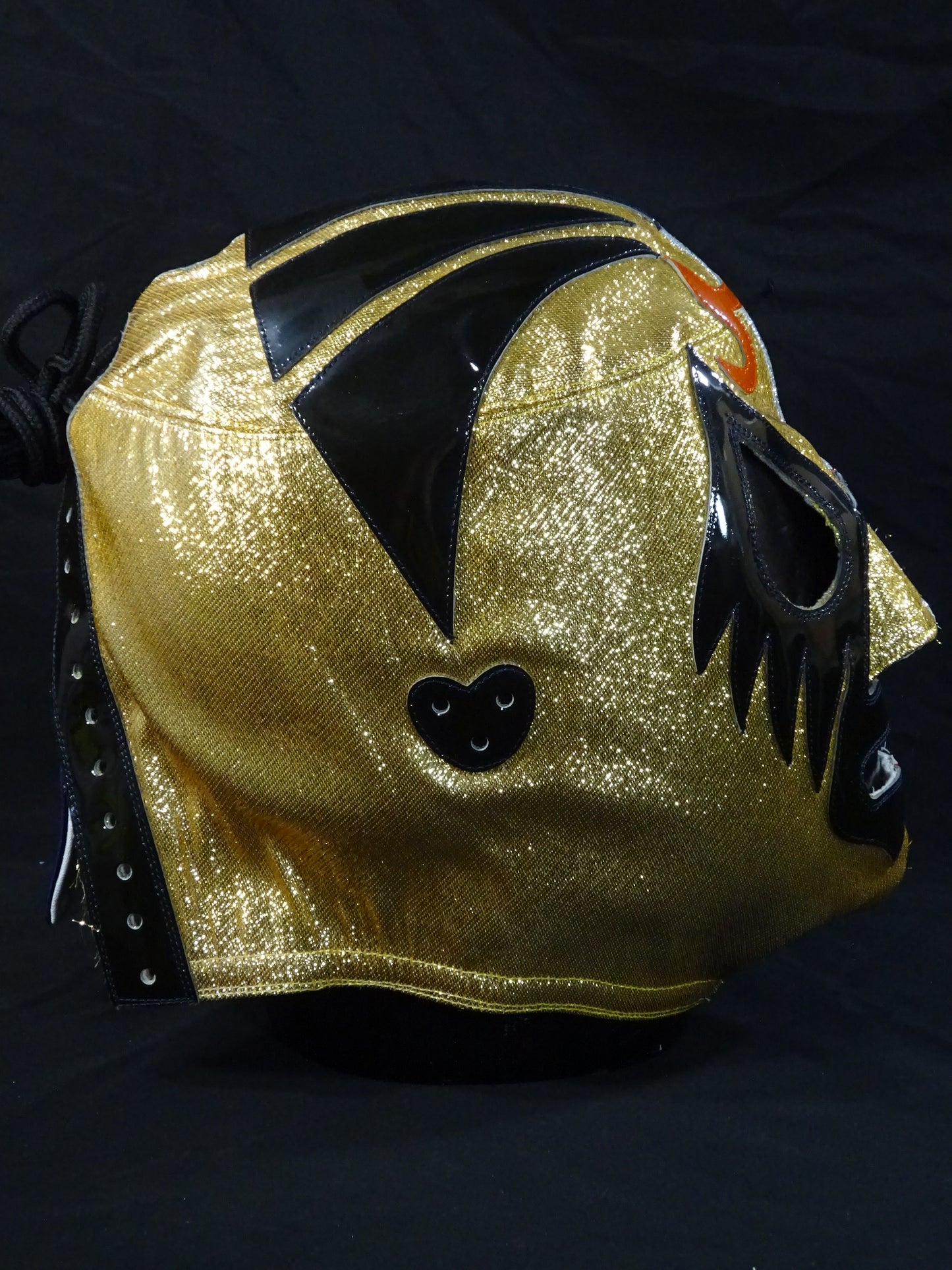 Mil Mascaras 