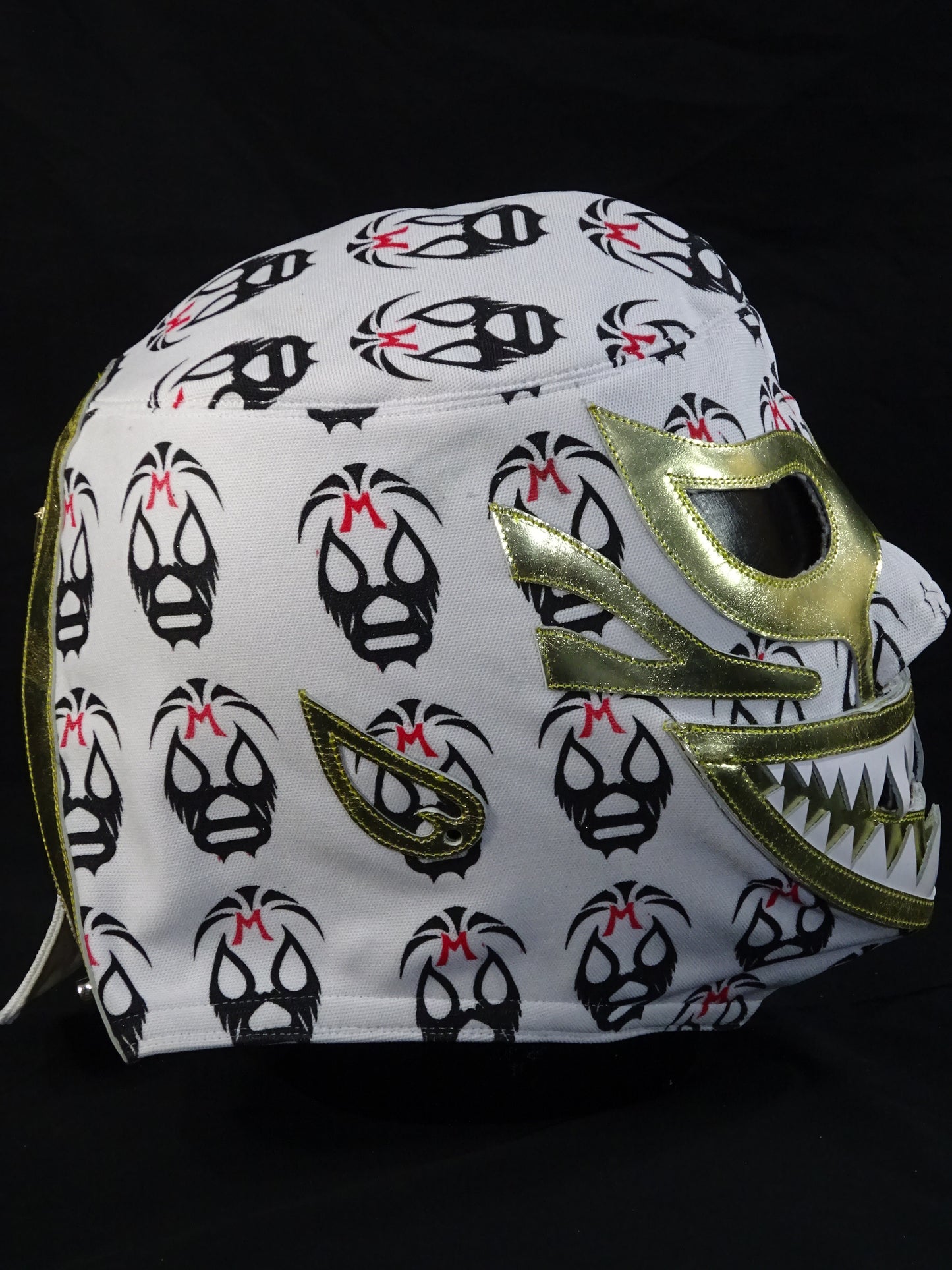 Mil Mascaras 