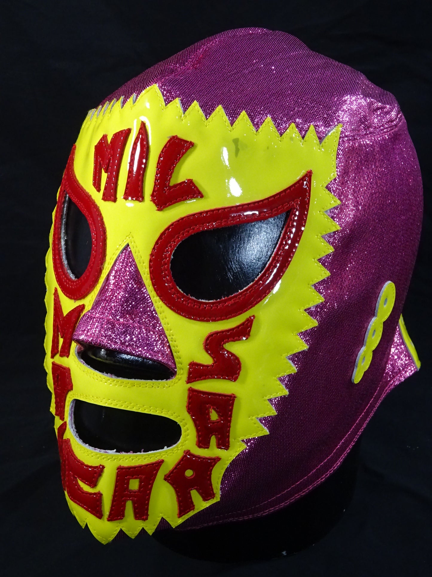Mil Mascaras 