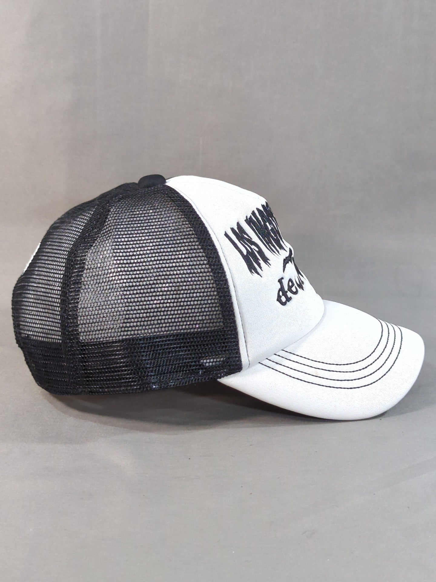L.I.J. Mesh Cap (1) (TRANQUILO/White× Black)
