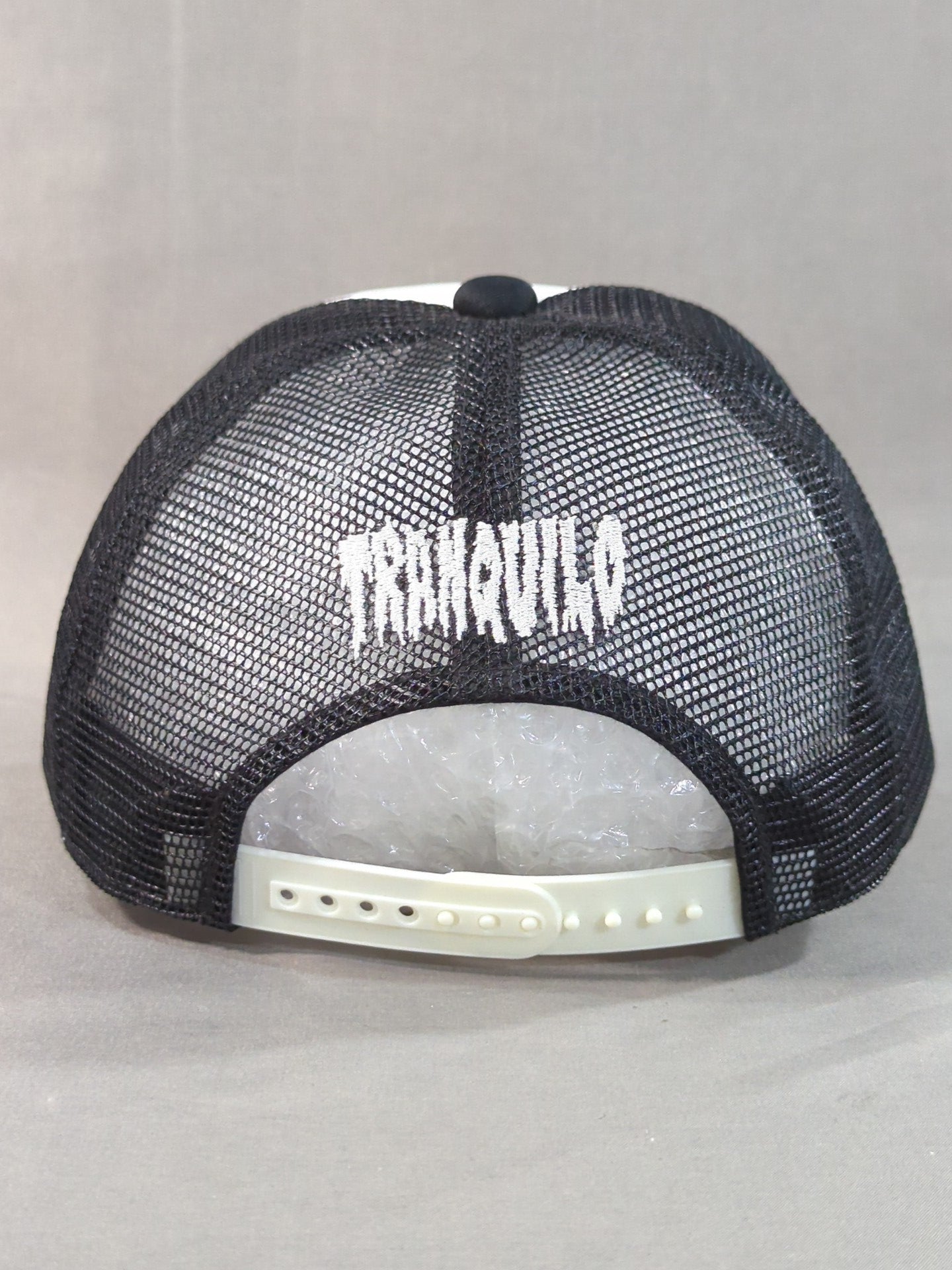 L.I.J. Mesh Cap (1) (TRANQUILO/White× Black)