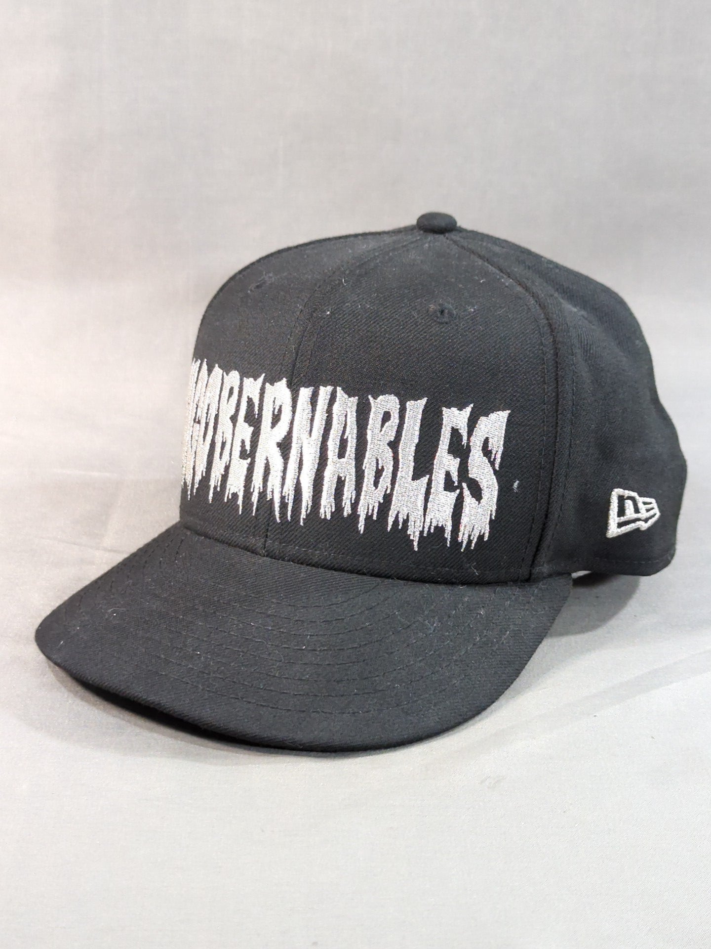 L・I・J×NEW ERA(R) 59FIFTY(TM) キャップ(ブラック×ホワイト)