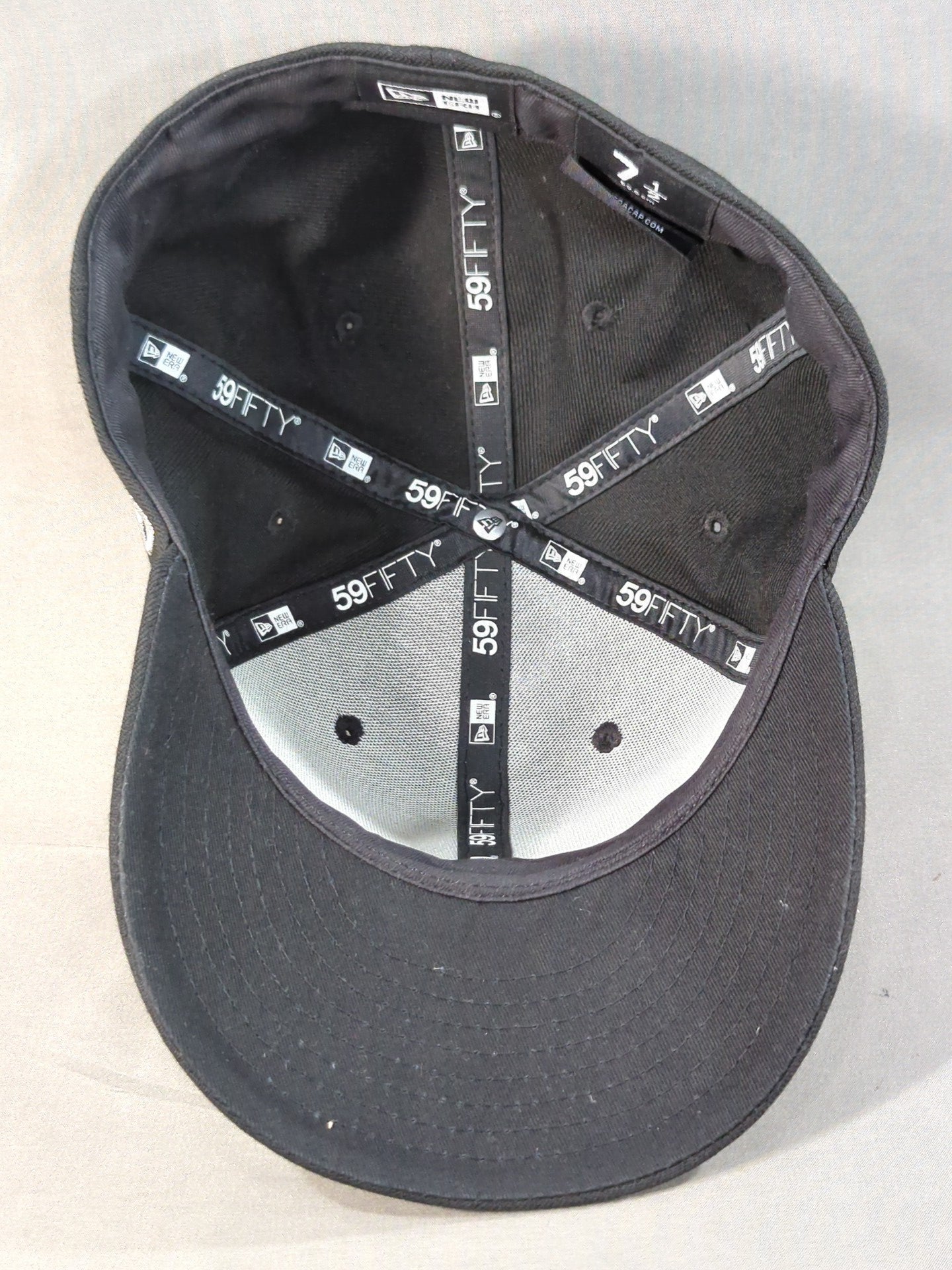 L・I・J×NEW ERA(R) 59FIFTY(TM) キャップ(ブラック×ホワイト)