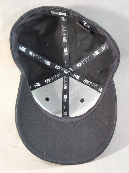 L・I・J×NEW ERA(R) 59FIFTY(TM) キャップ(ブラック×ホワイト)