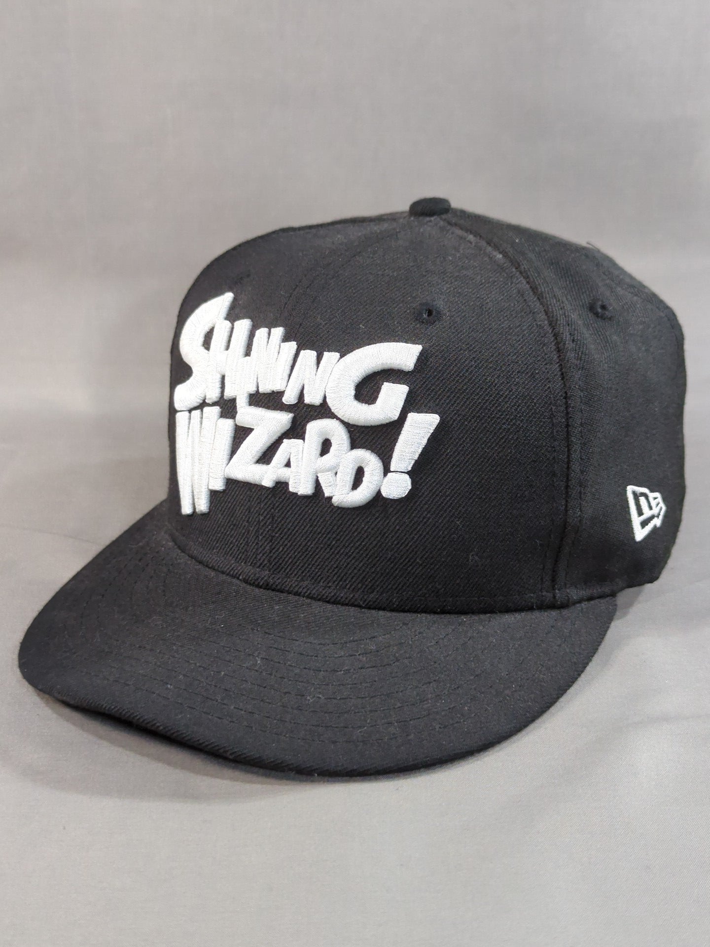 武藤敬司×NEW ERA(R) 9FIFTY(TM)「SHINING WIZARD!」キャップ(ブラック