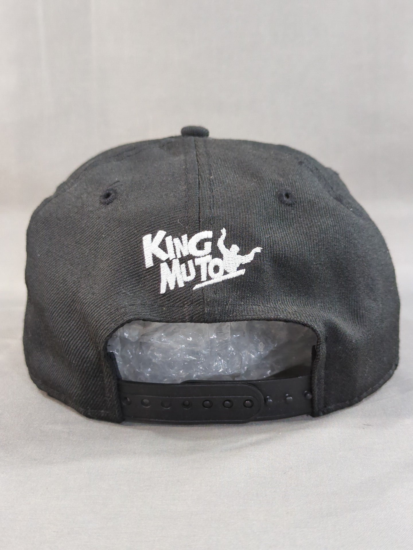 武藤敬司×NEW ERA(R) 9FIFTY(TM)「SHINING WIZARD!」キャップ(ブラック