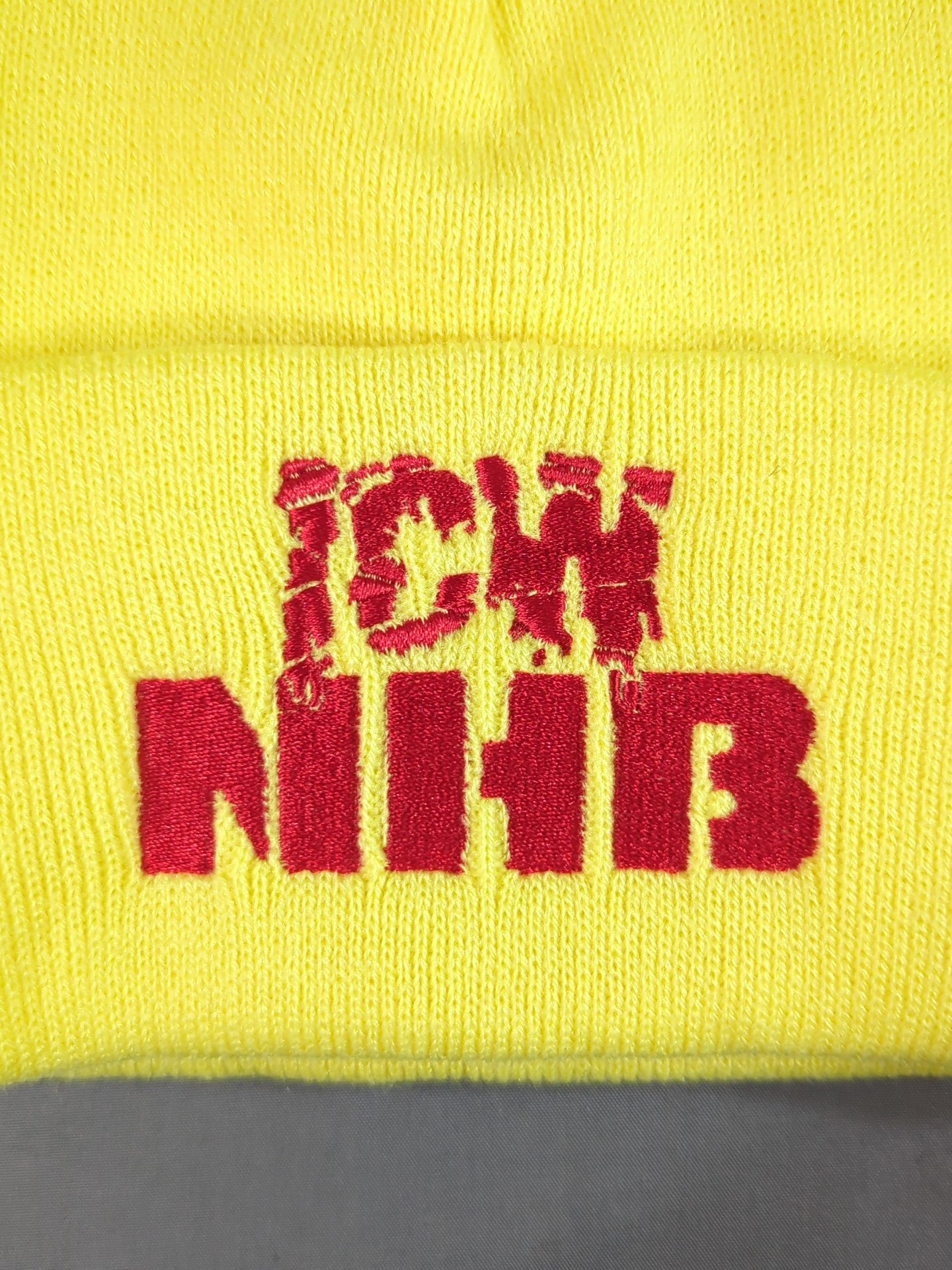 \\ICW NHB ニットキャップ②(イエロー×レッド)